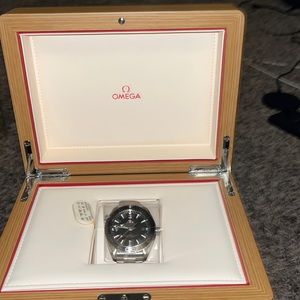 OMEGA Seamaster Professional 300m Full Size Quartz Date Watch 2264.50 w/Box